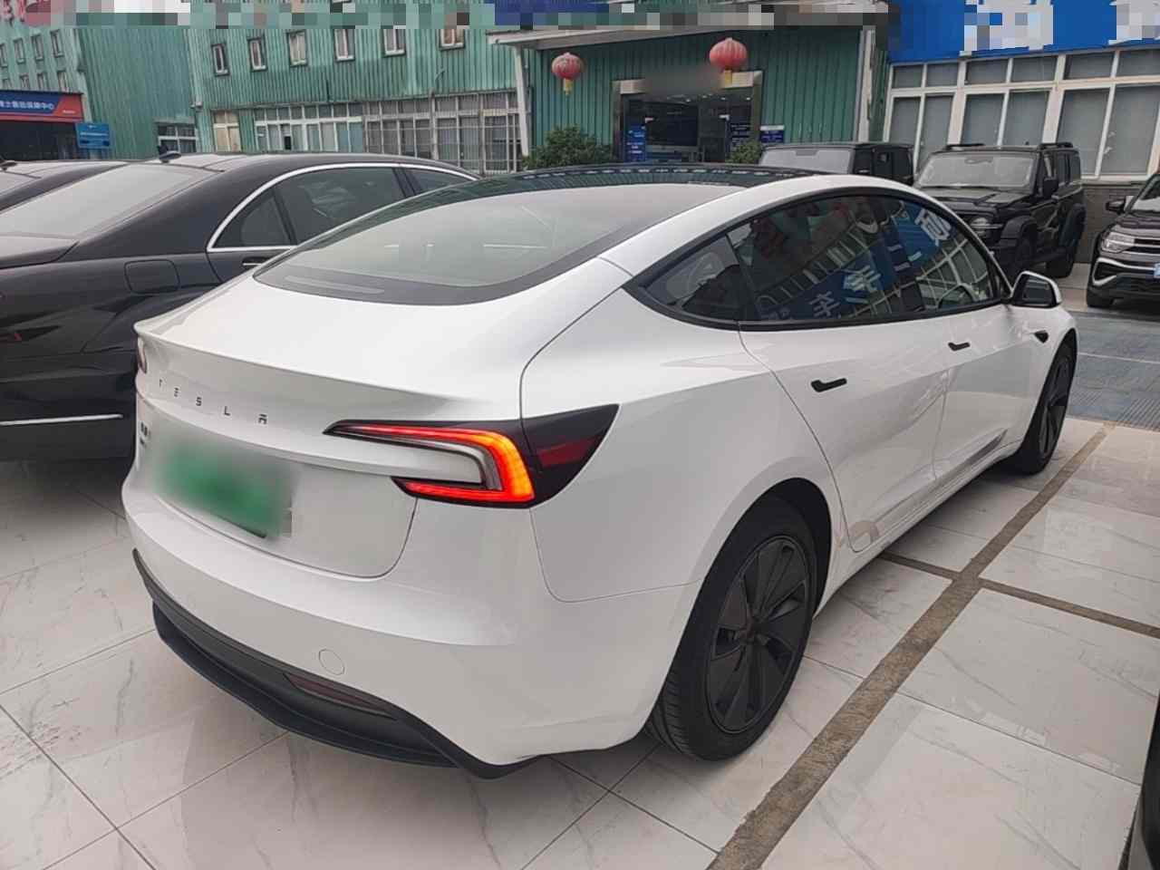 特斯拉 Model 3 2025款 改款 后轮驱动版(4)