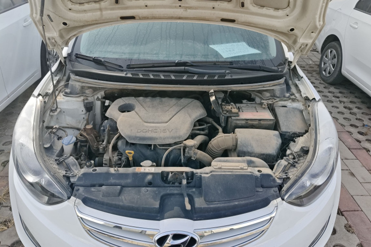 现代 朗动 2013款 1.6L 自动领先型局部细节24