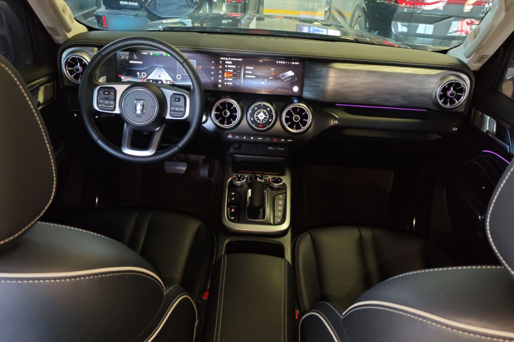 坦克300 2024款 2.0T 征服者中控内饰7002