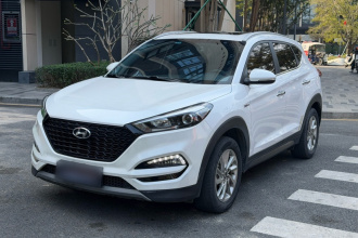 现代 途胜 2015款 1.6T 双离合两驱智能型