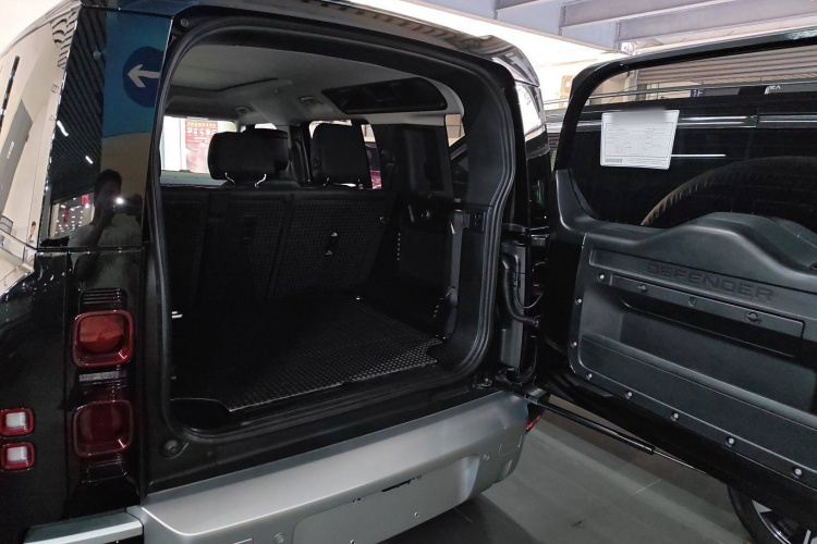 路虎卫士 2024款 110 3.0T P400 X-DYNAMIC HSE局部细节23