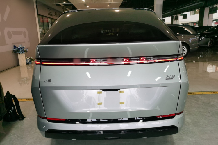 小鹏X9 2026款 增程版 1602 Ultra车身外观6004