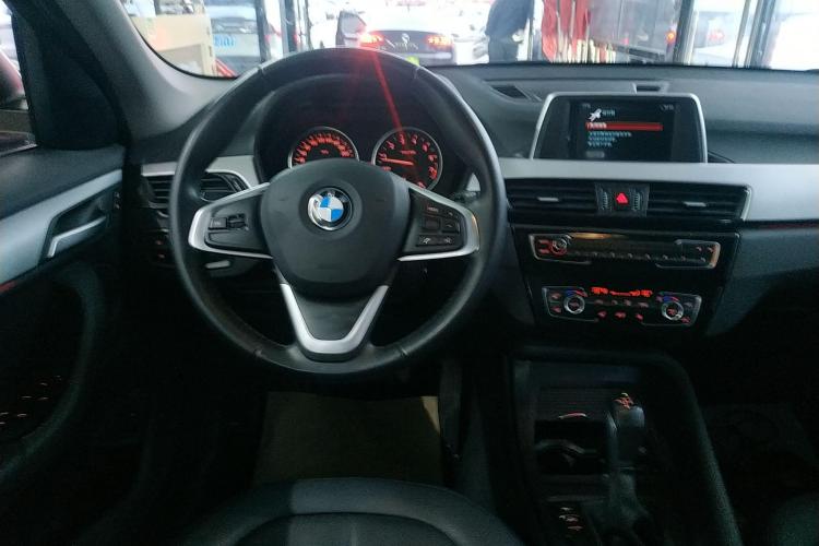 宝马X1 2018款 sDrive20Li 领先型中控内饰13