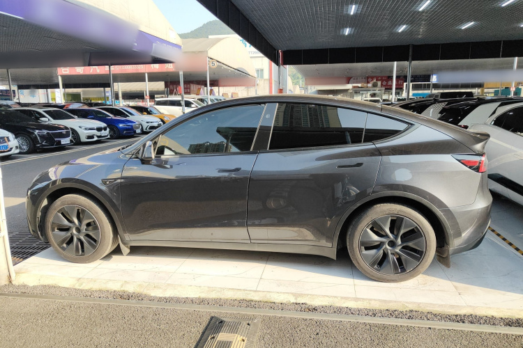 特斯拉 Model Y 2024款 后轮驱动版车身外观6003