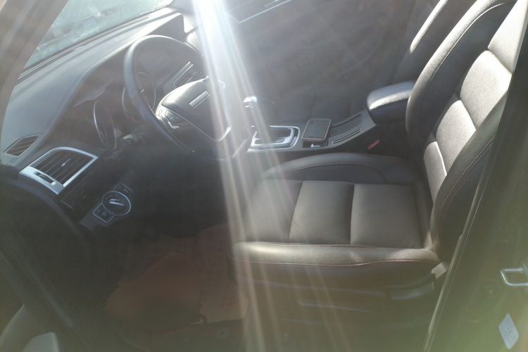 猎豹汽车 猎豹CS10 2017款 2.0T 自动豪华型中控内饰19