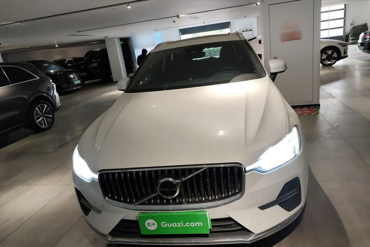 沃尔沃XC60新能源 2024款 T8 插电混动 长续航四驱智远豪华版车身外观2