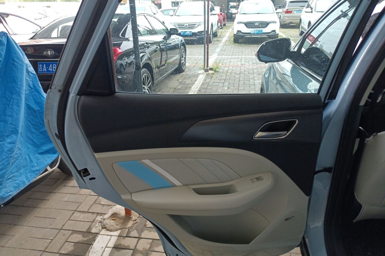 荣威 龙猫 2022款 1.5L 灵动猫猫版中控内饰7008