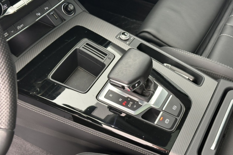 奥迪Q5L 2022款 改款 45T 豪华动感型局部细节9001