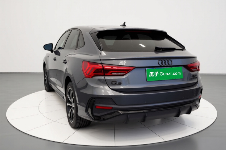 奥迪Q3 Sportback 2023款 40 TFSI 时尚型车身外观5