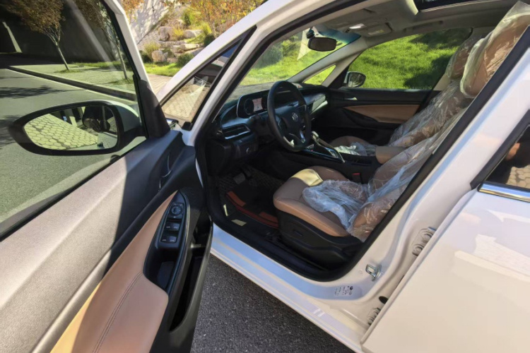 别克GL6 2021款 323T 轻混动互联豪华型中控内饰7001