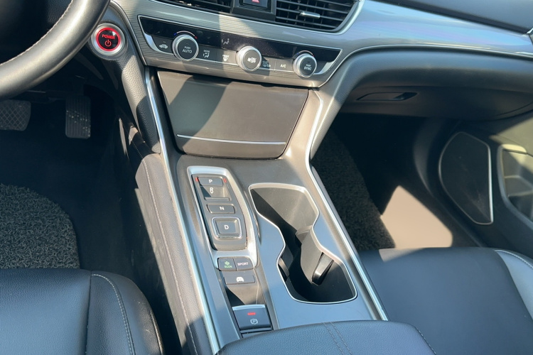 本田 雅阁 2022款 锐·混动 2.0L 锐领版局部细节18