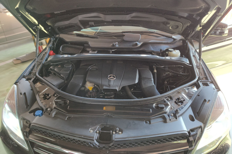 奔驰R级 2017款 R 320 4MATIC 商务型臻藏版机舱底盘24