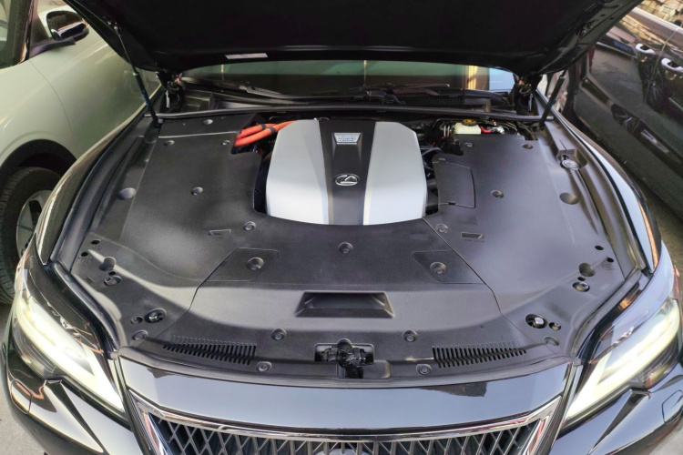 雷克萨斯LS 2021款 500h 卓越版局部细节24