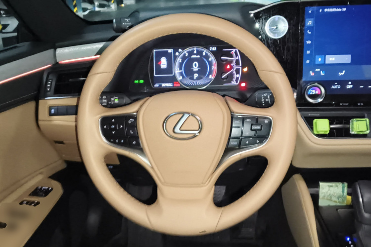 雷克萨斯ES 2025款 200 臻享版中控内饰13