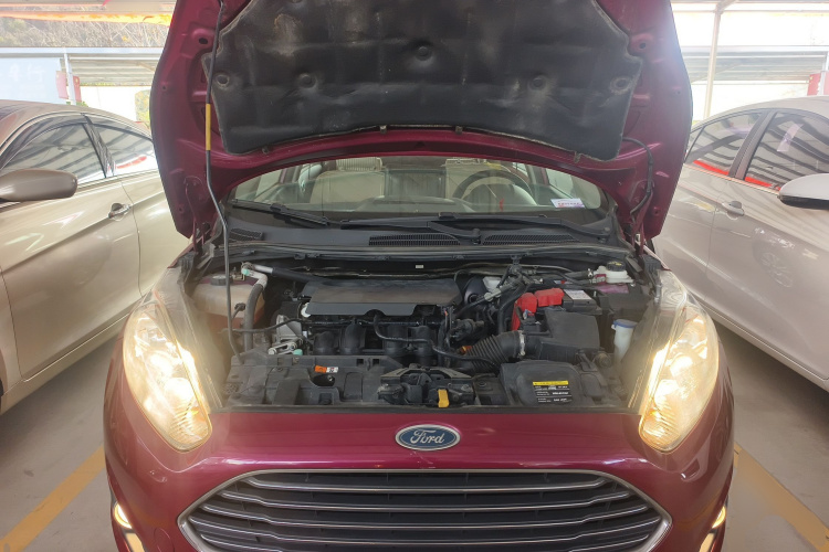 福特 嘉年华 2013款 两厢 1.5L 自动时尚型机舱底盘24