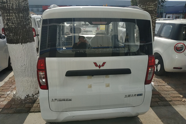 五菱汽车 五菱之光新能源 2025款 305km 进取型车身外观6004