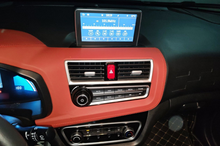 江汽集团 江淮iEV6E 2018款 升级版 iEV6E 豪华智能型局部细节16