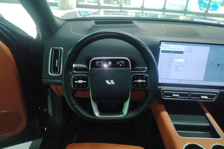 理想汽车 理想L9 2022款 Max中控内饰13