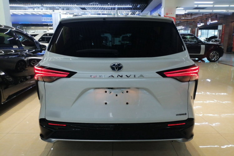丰田 格瑞维亚 2022款 2.5L混动 旗舰版车身外观6