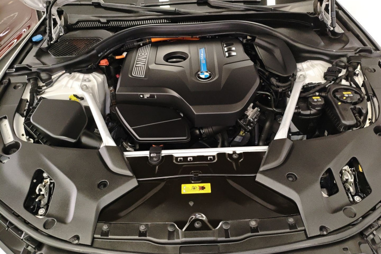 宝马5系新能源 2020款 530Le 豪华套装机舱底盘24