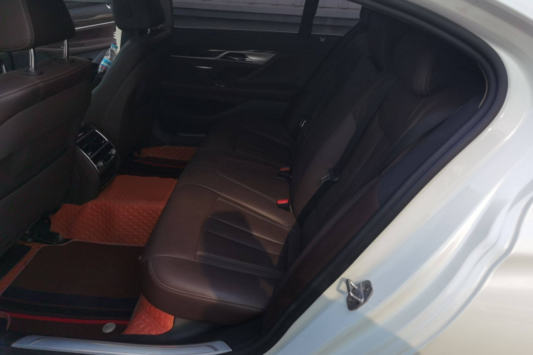 宝马7系 2017款 730Li 领先型中控内饰21