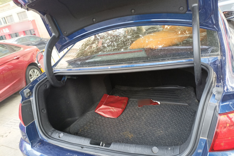 吉利汽车 帝豪GL 2017款 1.8L 手动精英型局部细节23