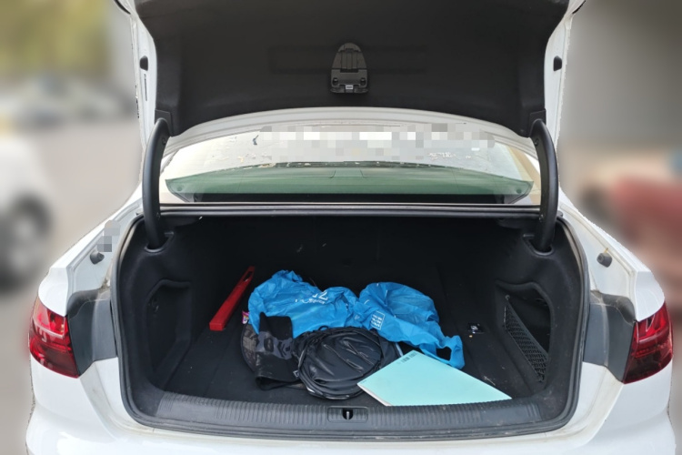 奥迪A4L 2023款 40 TFSI 时尚动感型局部细节23