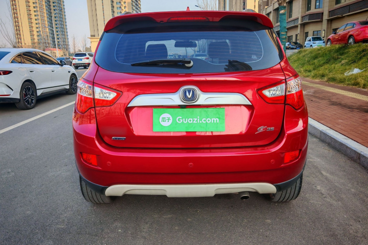 长安CS35 2016款 1.6L 自动豪华型 国IV车身外观6006