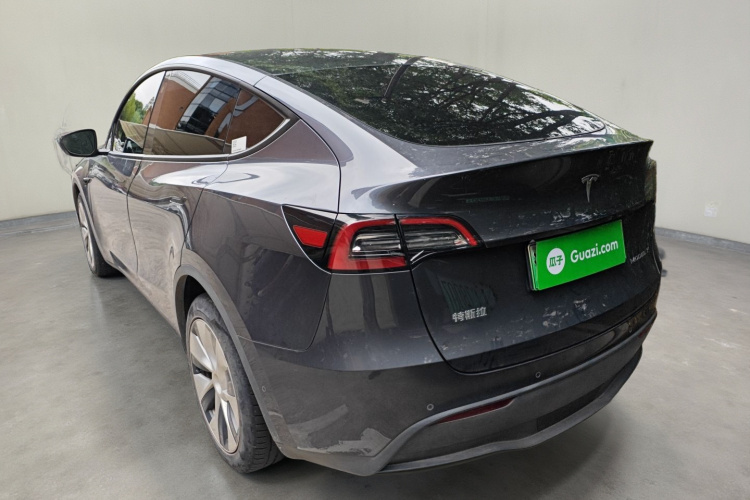 特斯拉 Model Y 2021款 长续航全轮驱动版车身外观5