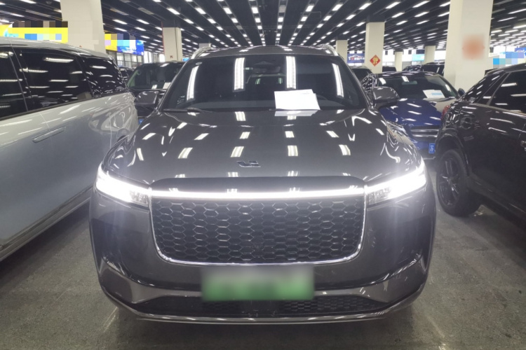 理想汽车 理想ONE 2021款 增程6座版车身外观2