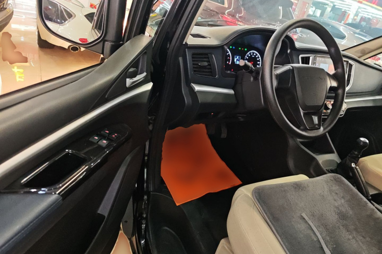 东风风行 菱智 2022款 M5 1.6L 实用型 5座中控内饰7003