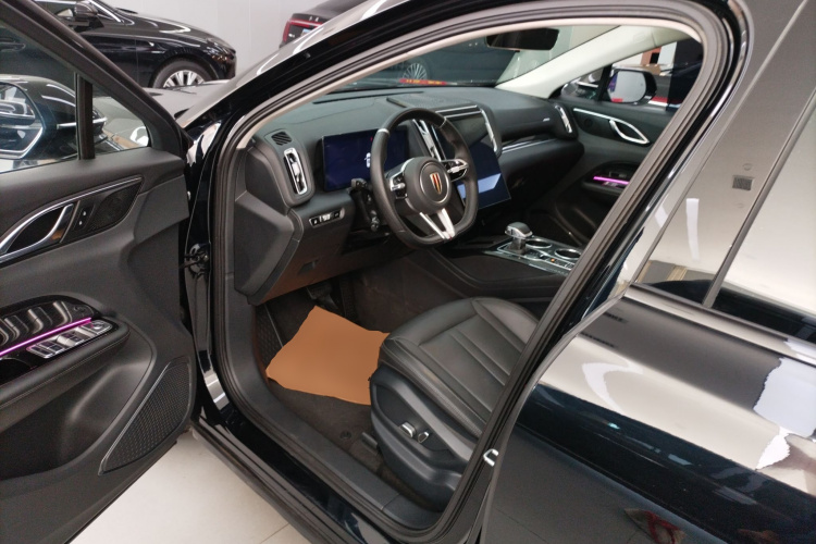 红旗HS3 PHEV 2024款 PHEV 115km 劲为版中控内饰7003