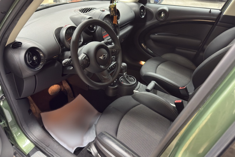 MINI Countryman 2014款 1.6L COOPER Fun中控内饰7002