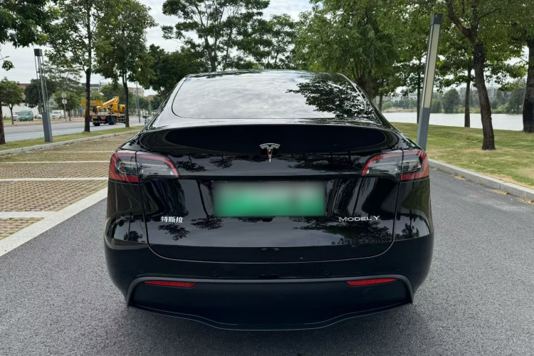 特斯拉 Model Y 2022款 改款 后轮驱动版车身外观6007