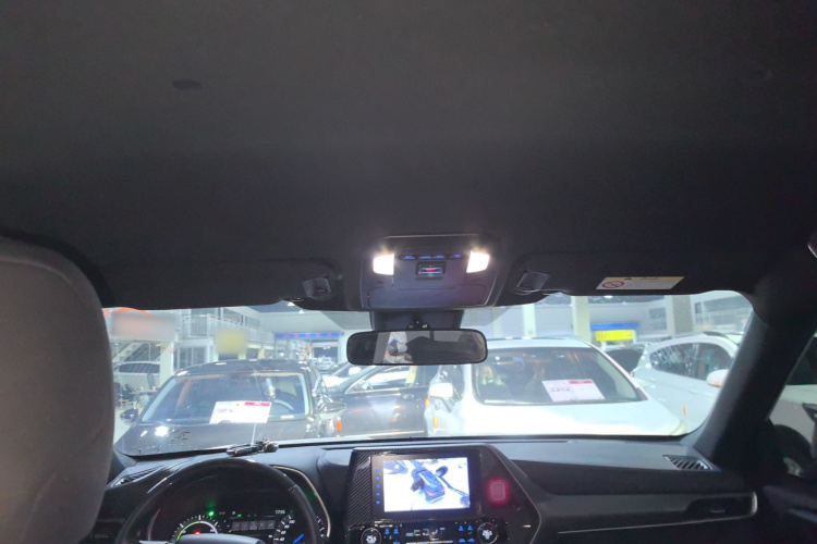 丰田 皇冠陆放 2021款  2.5L HEV两驱进取版中控内饰22