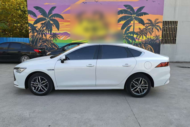 比亚迪 秦PLUS 2021款 DM-i 55KM 旗舰型车身外观6009