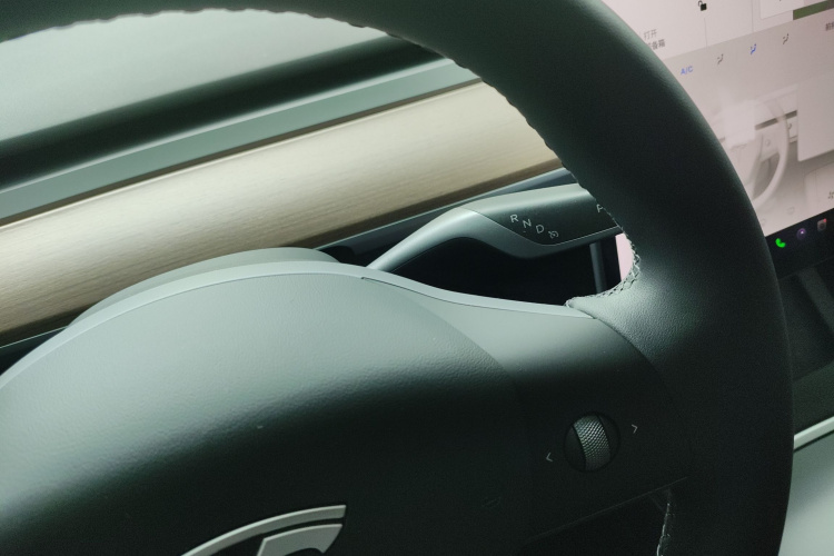 特斯拉 Model Y 2021款 标准续航后驱版局部细节18