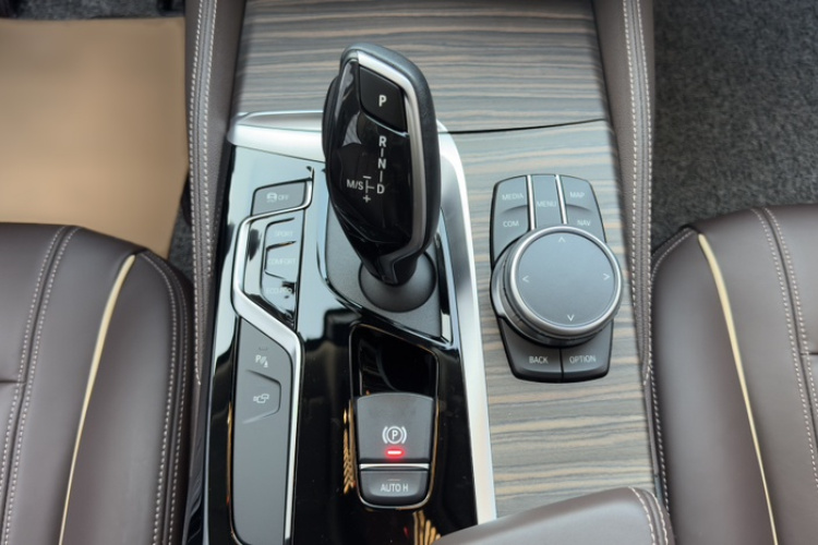 宝马5系 2019款 改款 530Li 尊享型 豪华套装局部细节18