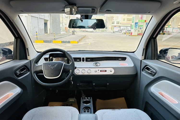 五菱汽车 宏光MINIEV 2021款 马卡龙时尚款 三元锂中控内饰7010