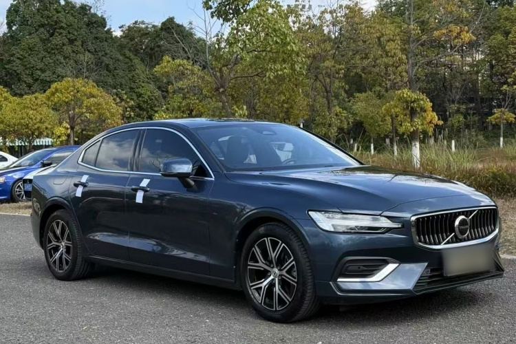 沃尔沃S60 2023款 B4 智逸豪华版车身外观6003