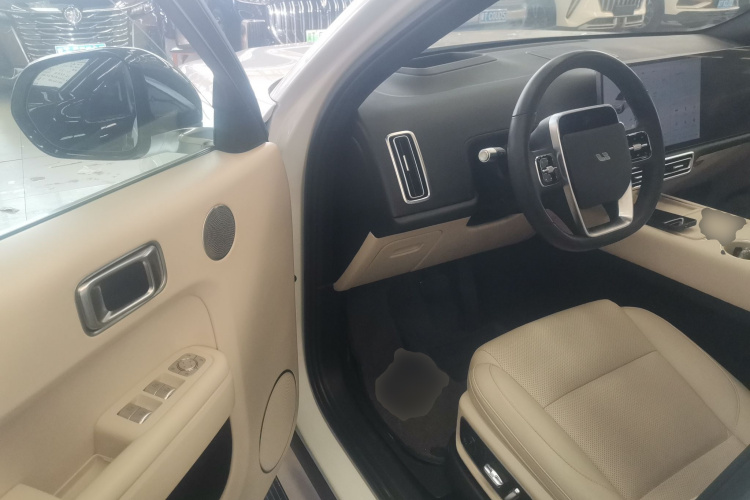 理想汽车 理想L7 2023款 Max中控内饰20