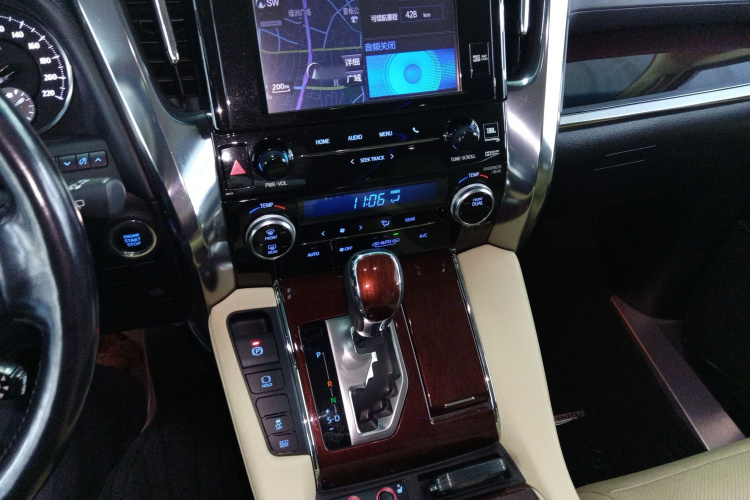 丰田 埃尔法 2018款 3.5L 豪华版局部细节16