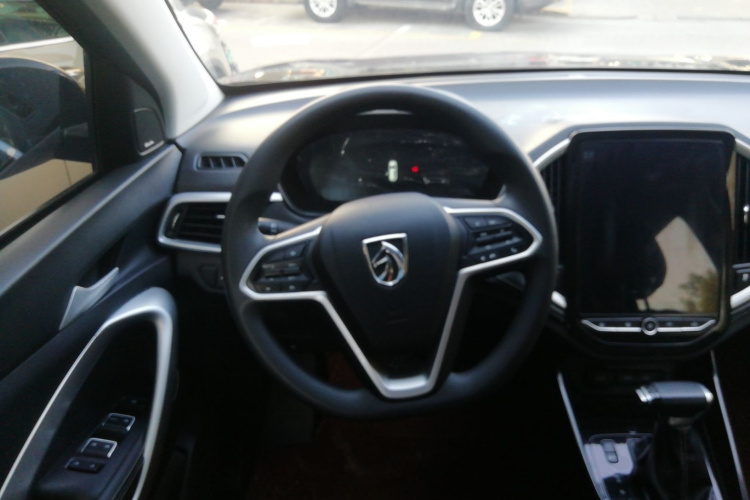 宝骏530 2021款 全球车周年纪念版 1.5T CVT豪华型 5座中控内饰13