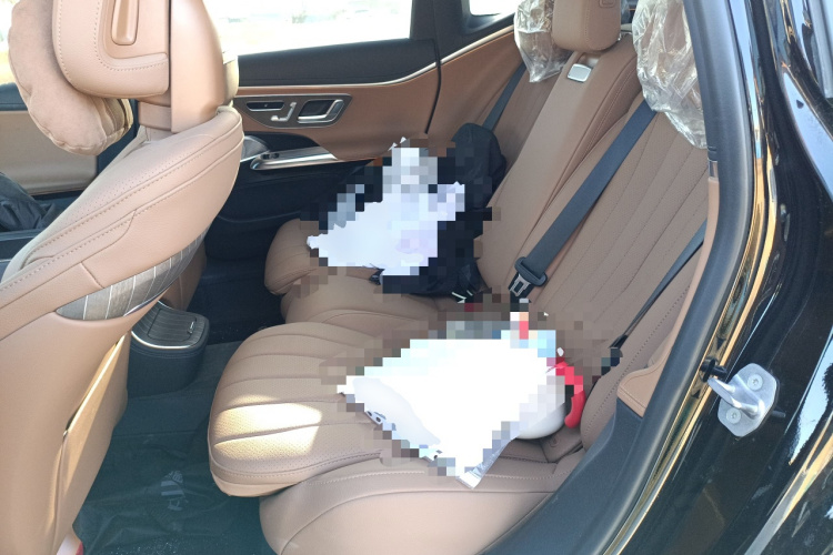 奔驰E级 2025款 E 300 L 豪华型中控内饰21