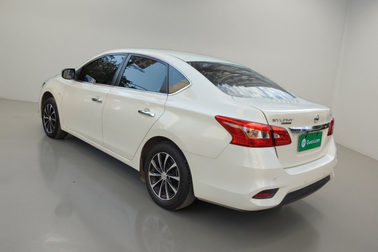 日产 轩逸 2024款 改款 经典 1.6XE CVT舒适版车身外观5