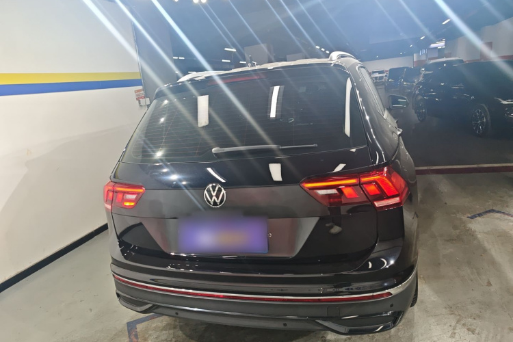 大众 途观L 2024款 300TSI 自动两驱智享版车身外观6