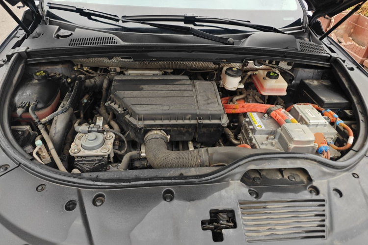 比亚迪 唐新能源 2018款 DM 2.0T 全时四驱智联创睿型 7座 国V机舱底盘24