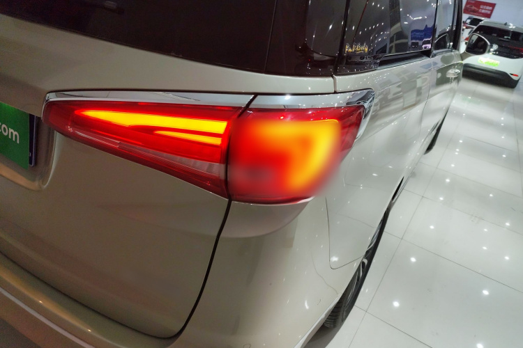 别克GL8 2018款 ES 28T 旗舰型 国VI车身外观9