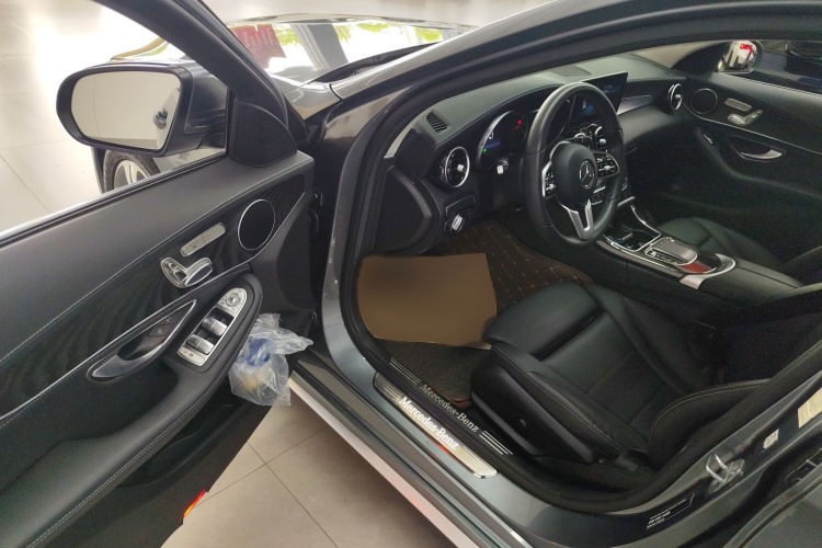 奔驰C级 2019款 C 260 L 运动版中控内饰7003
