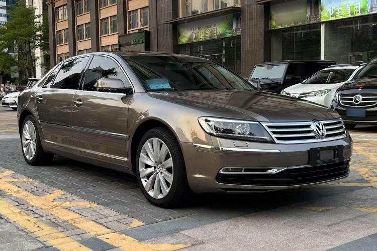 大众 辉腾 2011款 3.6L V6 4座加长Individual版车身外观3